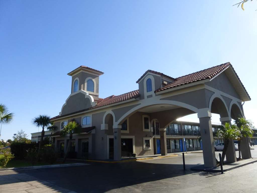 Red Roof Plus+ Saint Augustine