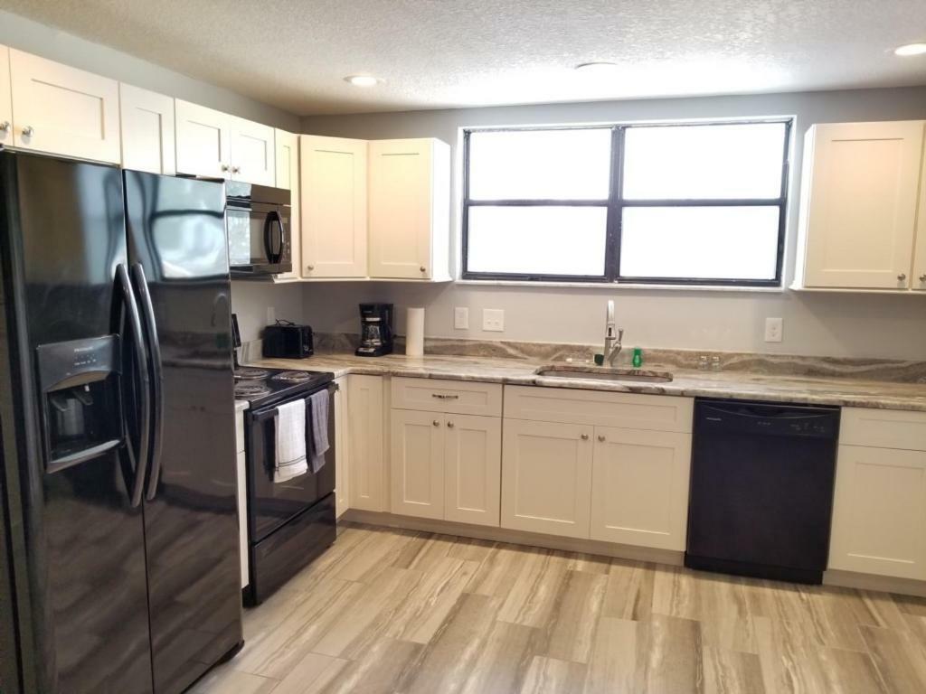Pet Friendly Beachside Apartment