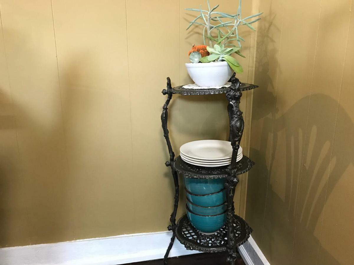 Victorian Luxury One Bedroom Apartamento