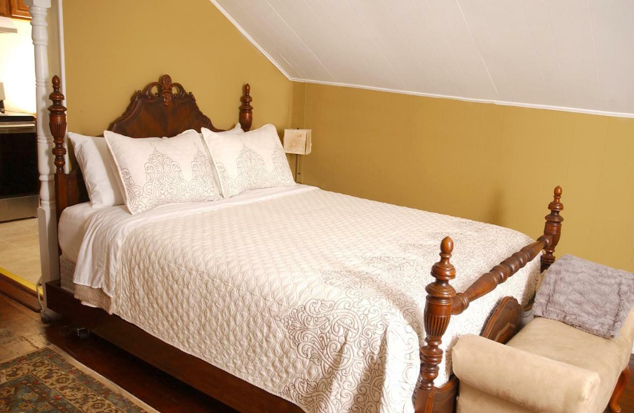 Apartment Victorian Luxury One Bedroom *