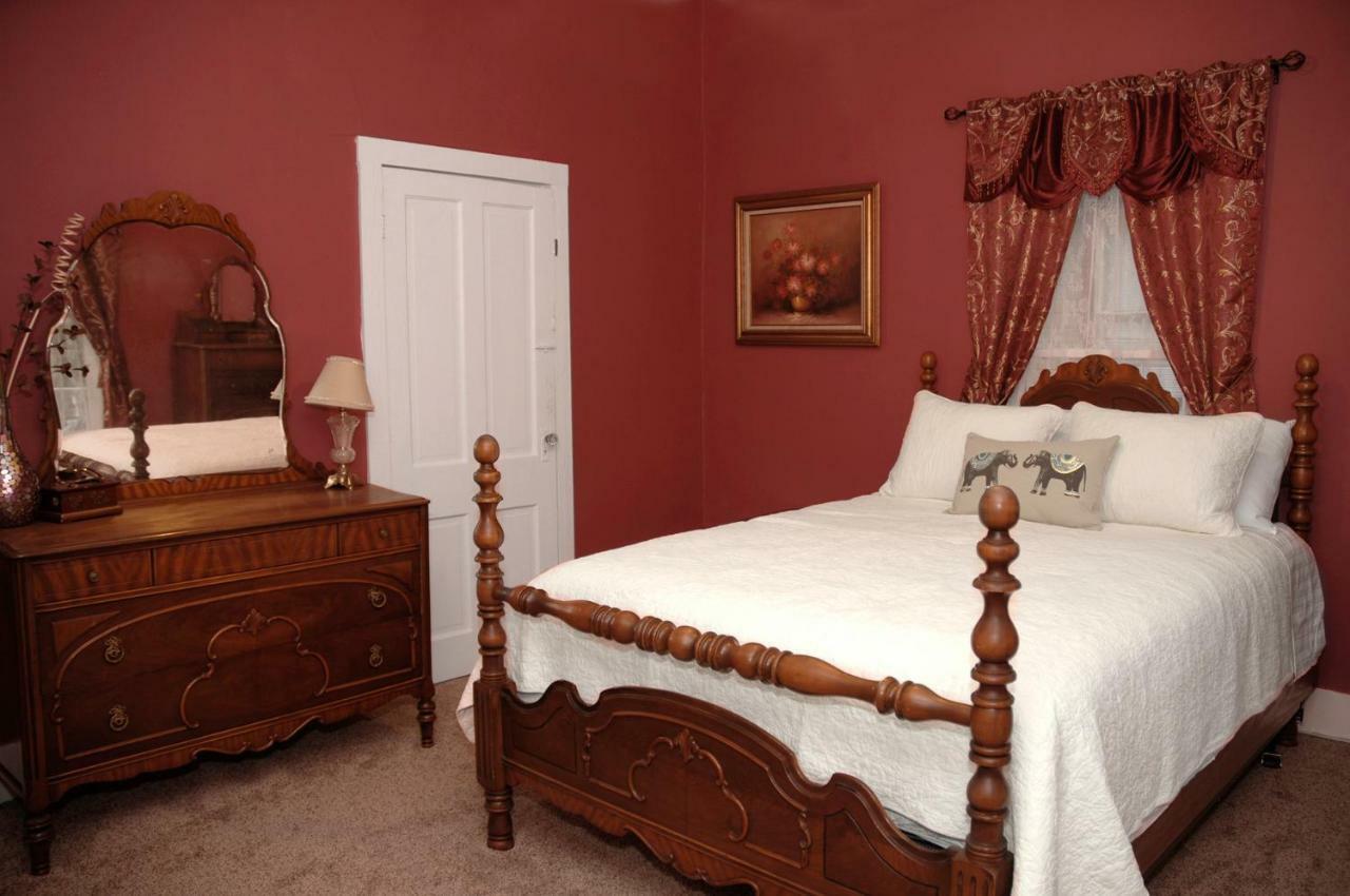 Historic Luxury Two Bedroom Apartment