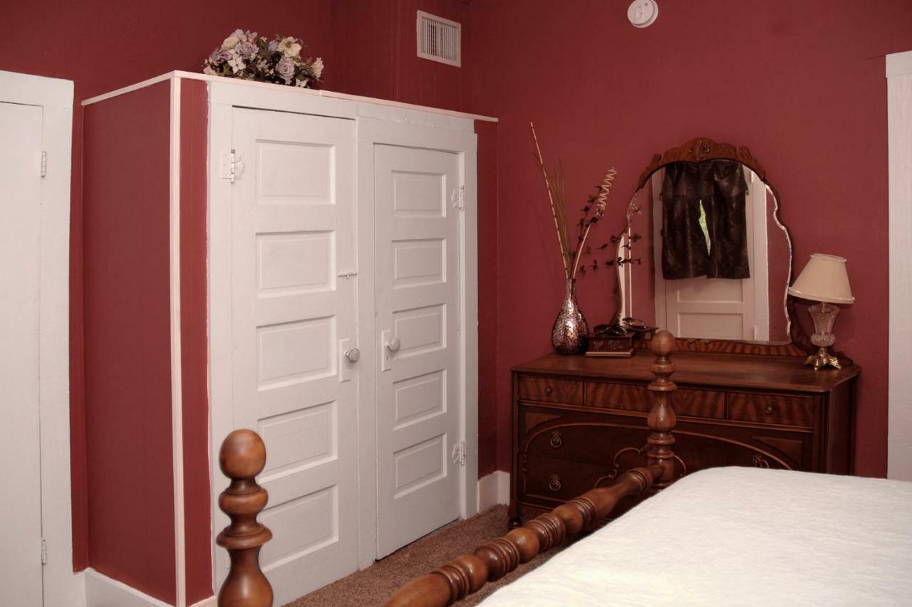 Historic Luxury Two Bedroom Apartment *