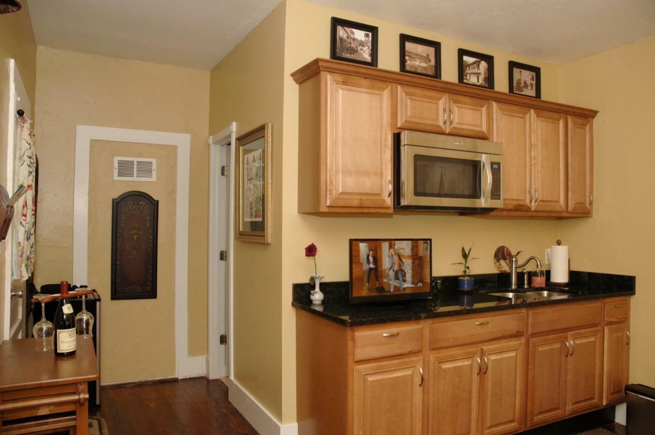 Charming Historic Downtown Apartment