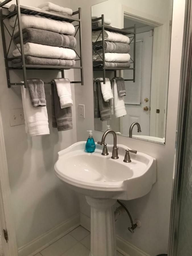 Peaceful Getaway For Two In Lincolnville/quiet Area/2.3 Miles To Beach Holiday home St. Augustine