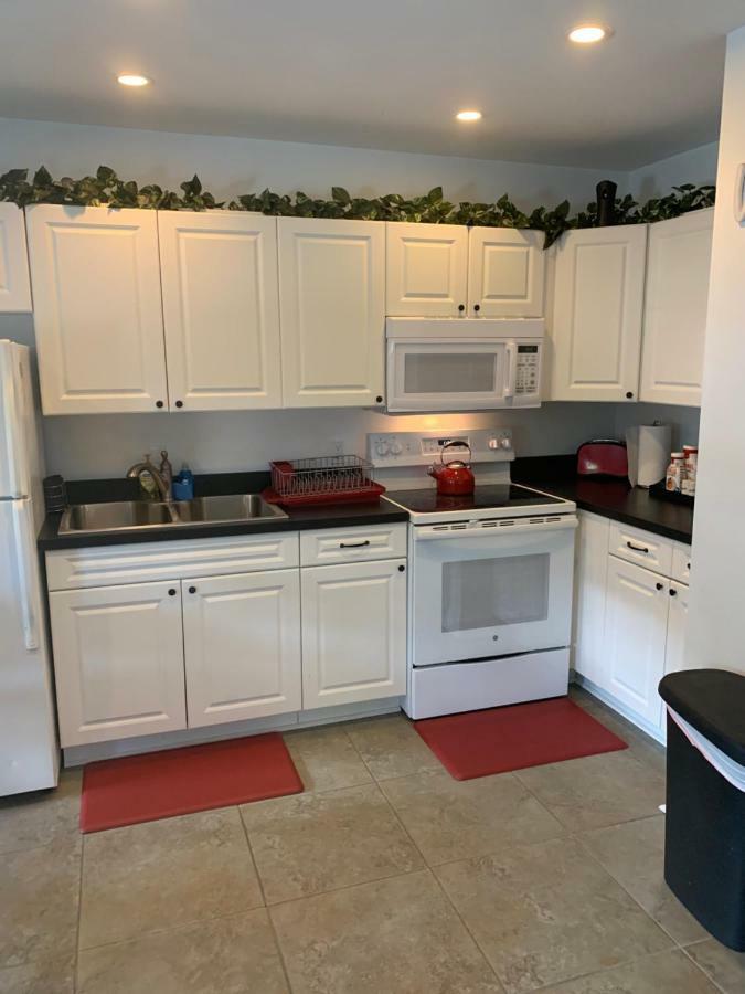 Peaceful Getaway For Two In Lincolnville/quiet Area/2.3 Miles To Beach Holiday home St. Augustine