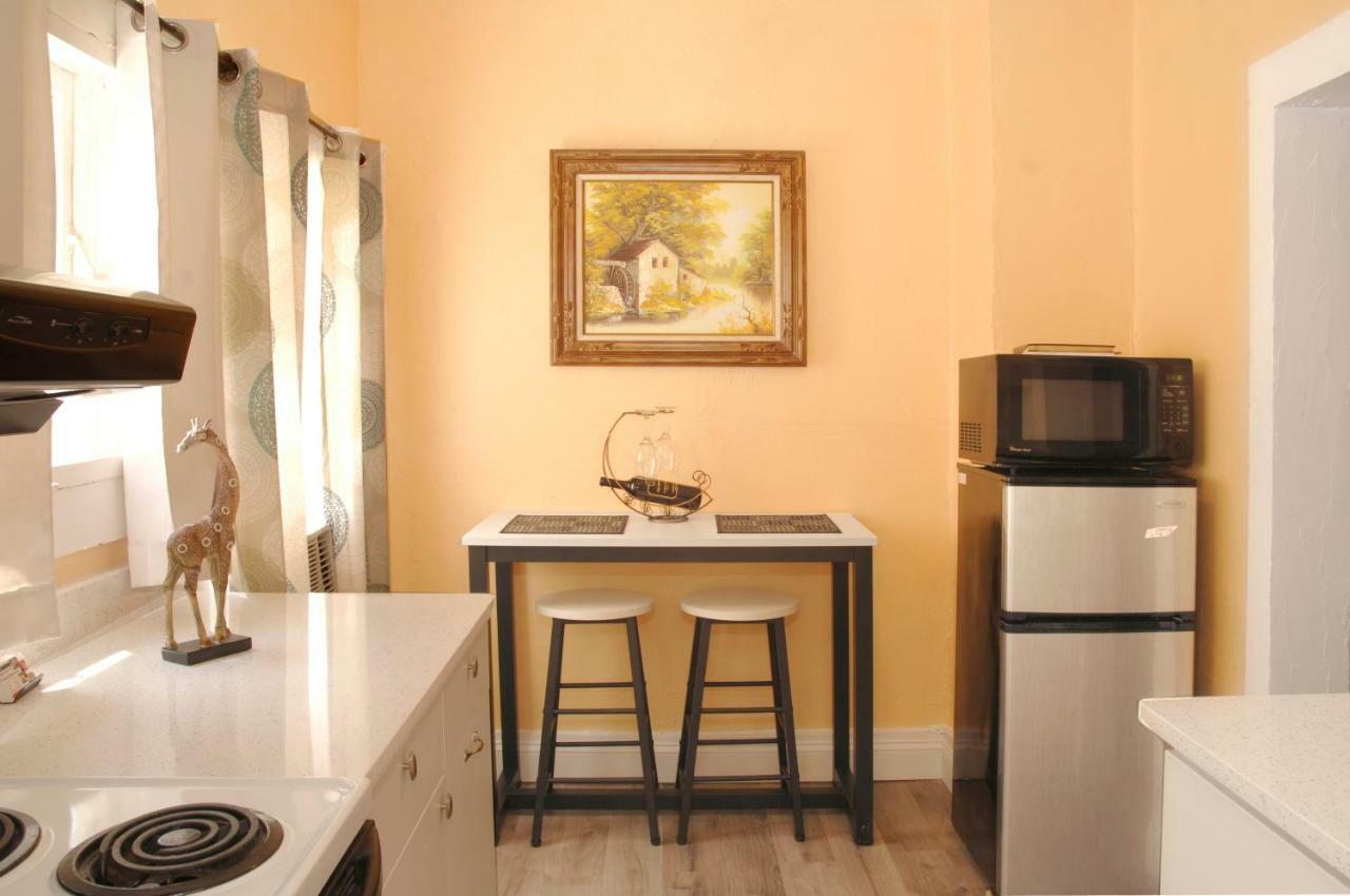 Adorable Historic Downtown Apartment