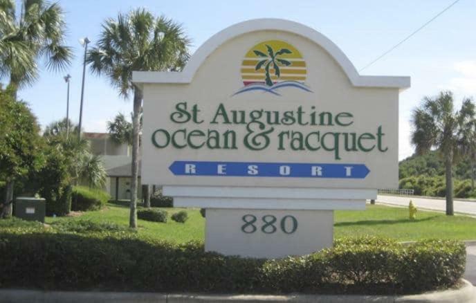 Ocean & Racquet