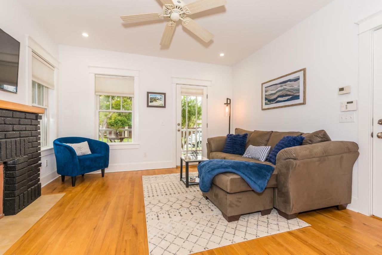 Las Casitas - Azul - Walk To Downtown! Apartment *