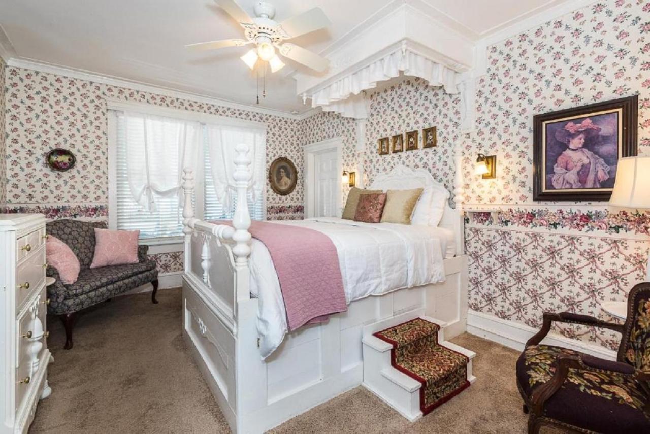 Old Powder House Bed & Breakfast