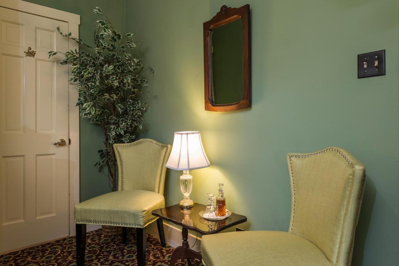 Carriage Way Adults Only - 21 Years Old And Up Bed & Breakfast 3*