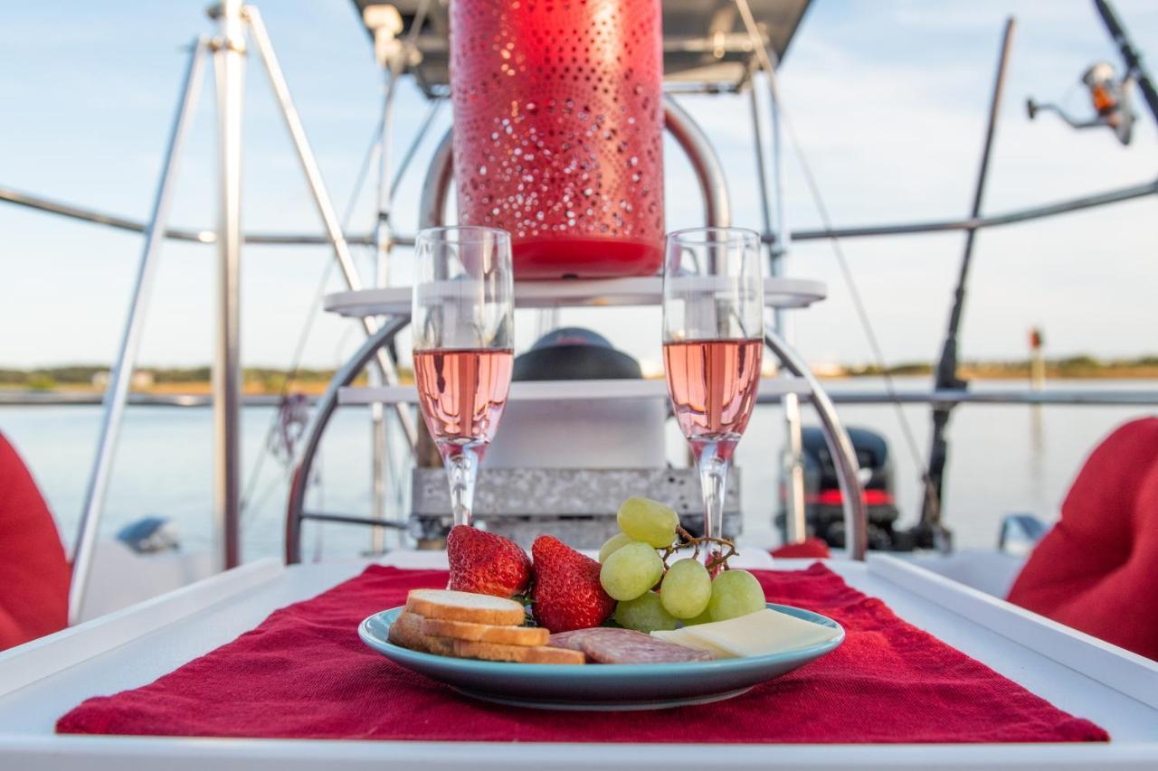 Botel Romantic Escape In Downtown St Augustine *