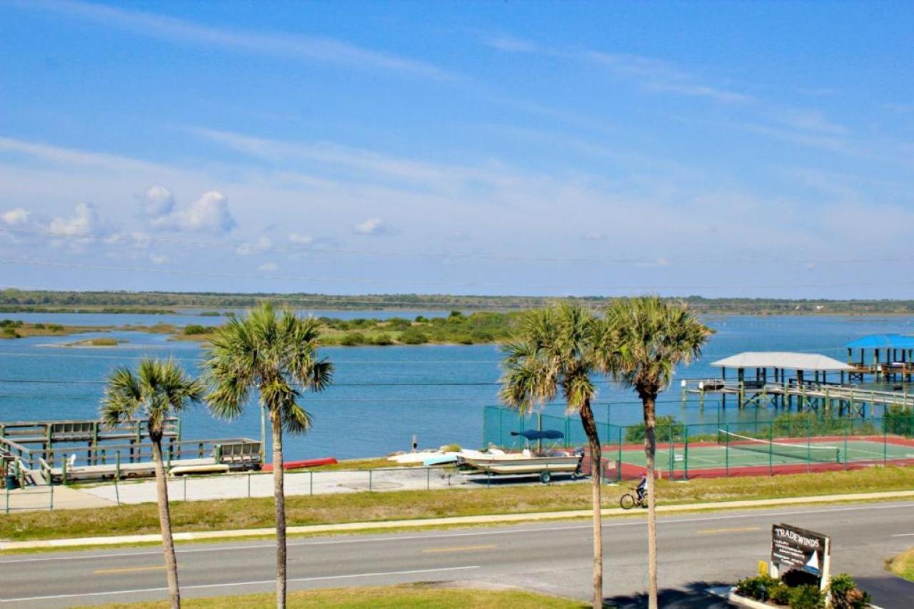 Tradewinds 61