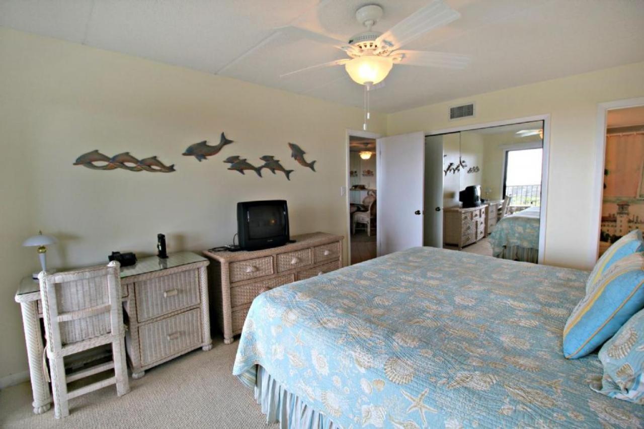 Holiday home Island South 05