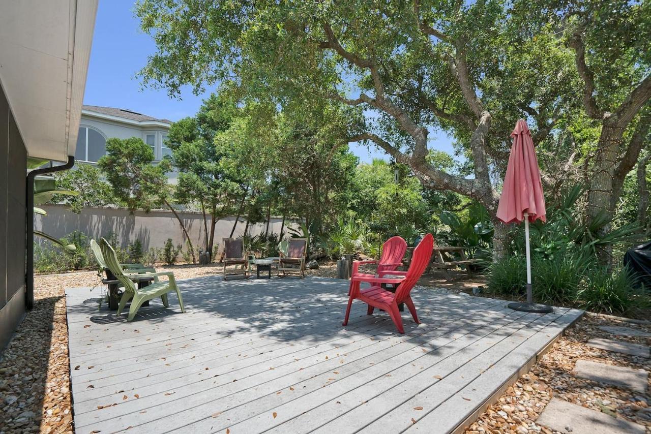 Beach House - Lounging Lanai, Kayak, Bike To Beach! Holiday home *