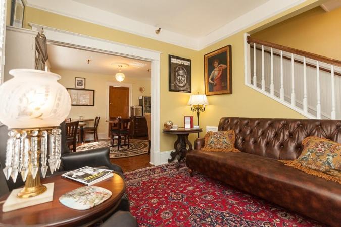 Hemingway House (adults Only) Bed & Breakfast
