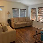 Spacious Renovated 4Br Downtown Home W Firepit Sleeps 8+