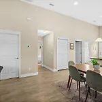 Citrus Hideaway - Steps To City Center