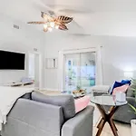 Pet-Friendly 3 Bedroom Modern Space, 5 Min To Downtown