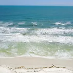 Beachfront Oasis Pool & St Aug Attractions
