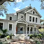Palm Paradise - Renovated 1891 Queen Anne - Historic Dt Quarter Mi Stroll - Beach Only 3 Mi