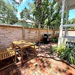 Palm Paradise - Renovated 1891 Queen Anne - Historic Dt Quarter Mi Stroll - Beach Only 3 Mi