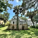 Palm Paradise - Renovated 1891 Queen Anne - Historic Dt Quarter Mi Stroll - Beach Only 3 Mi