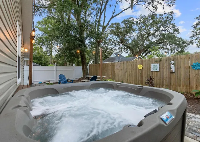Peaceful Pearl Retreat- 5 Minutes To Downtown, 10 Minutes To Beach