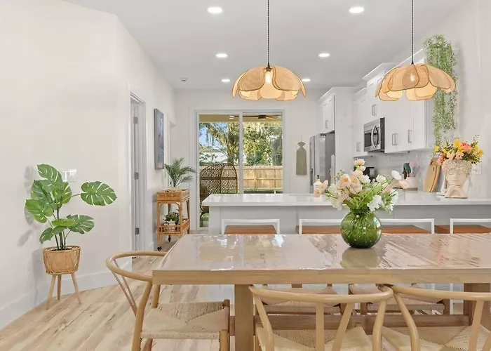 New Enchanting Retreat By Marina, 1Mi To Downtown And A Short Drive To Beach