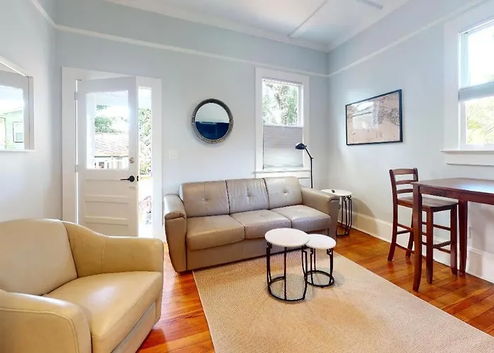 Palm Paradise - Renovated 1891 Queen Anne - Historic Dt Quarter Mi Stroll - Beach Only 3 Mi