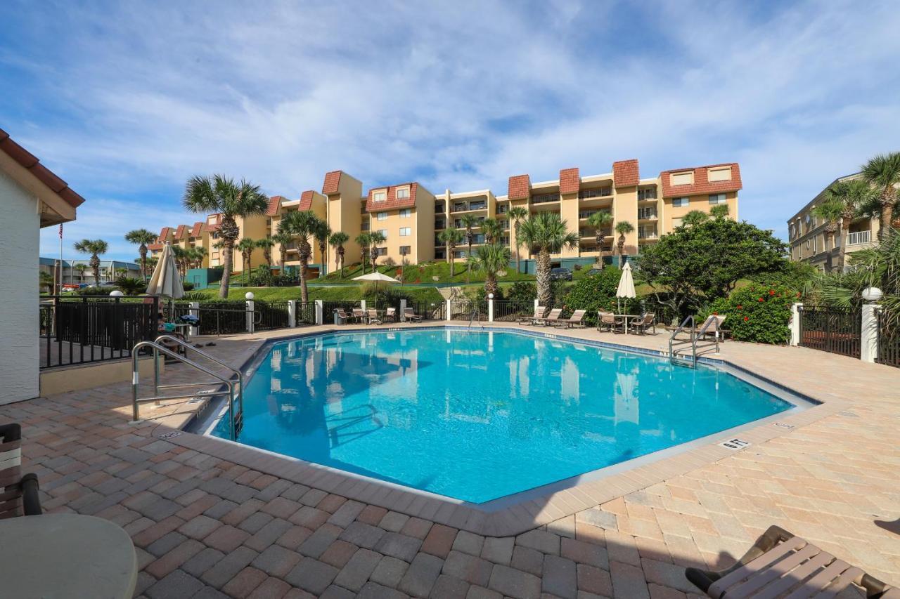 Oceanfront Windjammer Getaway Apartment St. Augustine