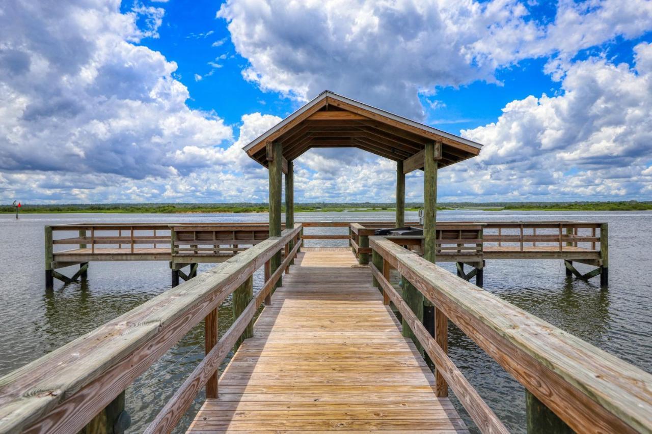 Oceanfront Windjammer Getaway Apartment St. Augustine