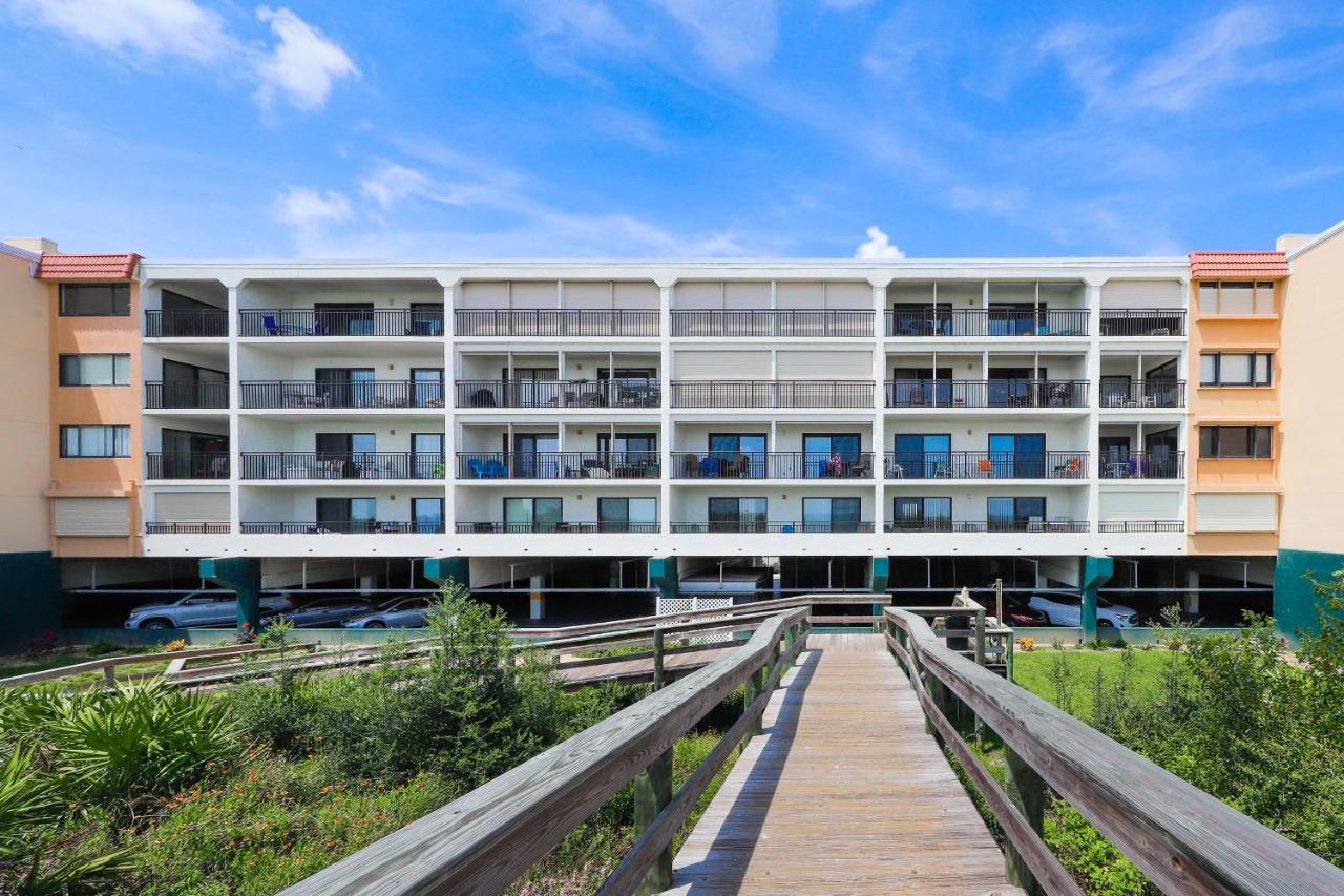 Apartment Oceanfront Windjammer Getaway *
