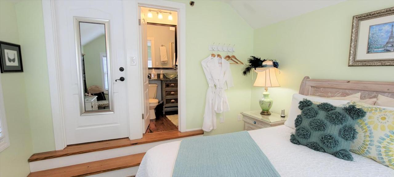 Guest house At Journey's End St. Augustine