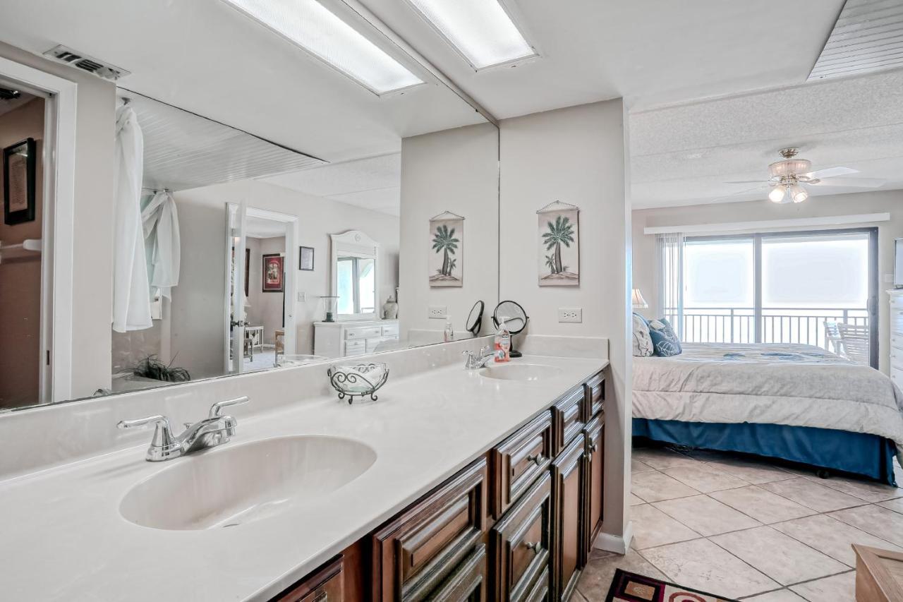 Apartment Oceanfront Windjammer Getaway *