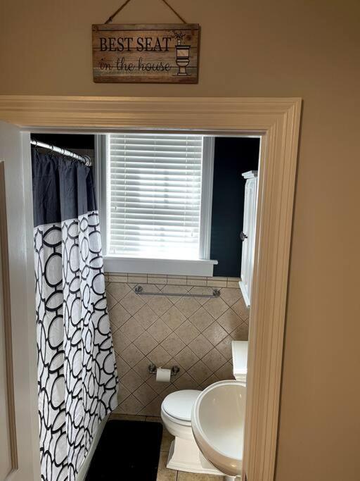 Cozy Quiet St Augustine Private - 2bed, 1 Bath, Sleeps 6, Steps To Historic St Augustine Center & Tourist Attractions, Restaurants, Cafes, Backyard, Porch Apartment St. Augustine