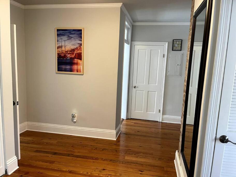 Apartment Cozy Quiet St Augustine Private - 2bed, 1 Bath, Sleeps 6, Steps To Historic St Augustine Center & Tourist Attractions, Restaurants, Cafes, Backyard, Porch St. Augustine
