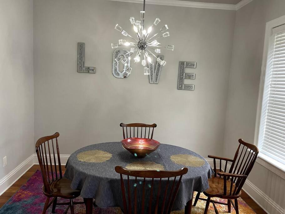 Cozy Quiet St Augustine Private - 2bed, 1 Bath, Sleeps 6, Steps To Historic St Augustine Center & Tourist Attractions, Restaurants, Cafes, Backyard, Porch Apartment St. Augustine
