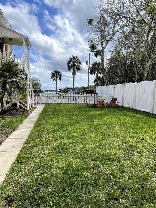 Cozy Quiet St Augustine Private - 2bed, 1 Bath, Sleeps 6, Steps To Historic St Augustine Center & Tourist Attractions, Restaurants, Cafes, Backyard, Porch Apartment St. Augustine
