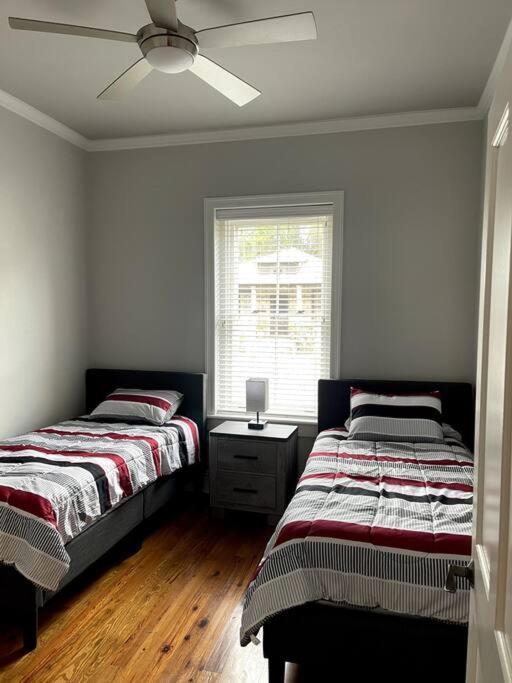 Cozy Quiet St Augustine Private - 2bed, 1 Bath, Sleeps 6, Steps To Historic St Augustine Center & Tourist Attractions, Restaurants, Cafes, Backyard, Porch * St. Augustine