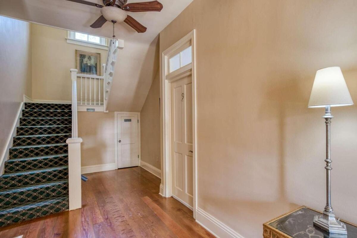Cozy Quiet St Augustine Private - 2bed, 1 Bath, Sleeps 6, Steps To Historic St Augustine Center & Tourist Attractions, Restaurants, Cafes, Backyard, Porch St. Augustine