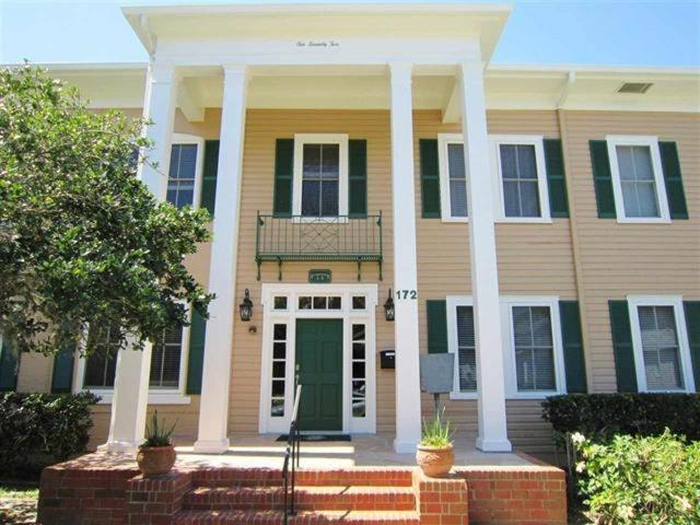 Apartment Cozy Quiet St Augustine Private - 2bed, 1 Bath, Sleeps 6, Steps To Historic St Augustine Center & Tourist Attractions, Restaurants, Cafes, Backyard, Porch *