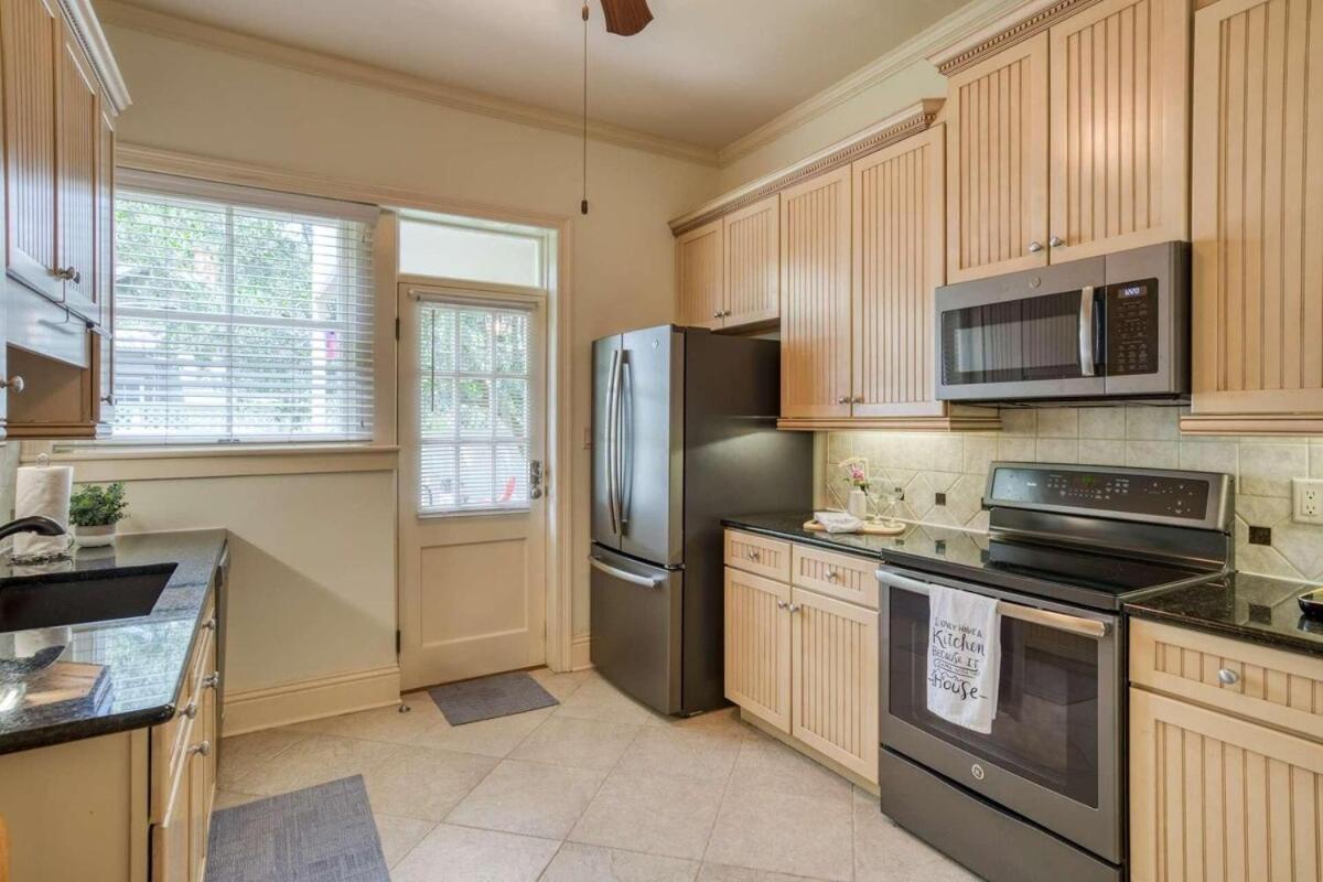 Apartment Cozy Quiet St Augustine Private - 2bed, 1 Bath, Sleeps 6, Steps To Historic St Augustine Center & Tourist Attractions, Restaurants, Cafes, Backyard, Porch St. Augustine