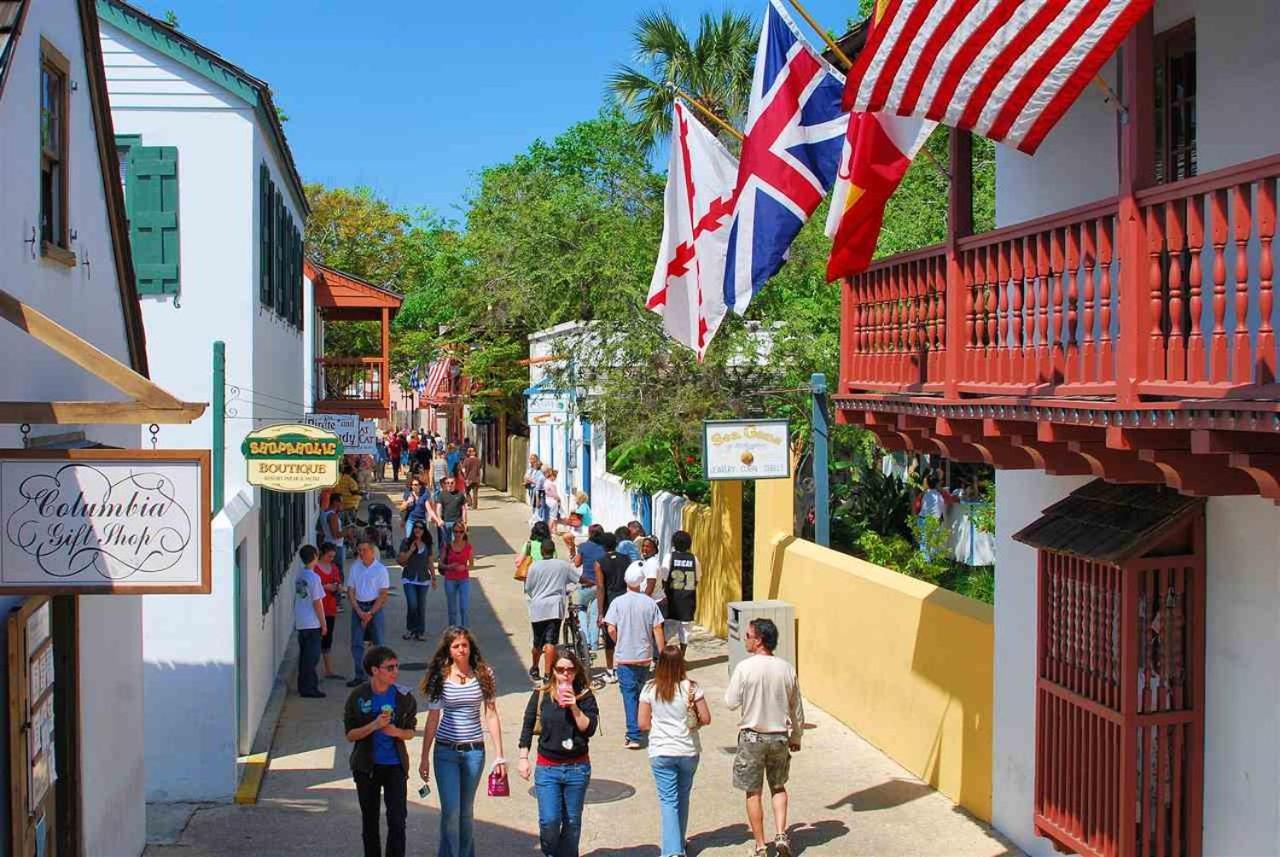 Apartment Cozy Quiet St Augustine Private - 2bed, 1 Bath, Sleeps 6, Steps To Historic St Augustine Center & Tourist Attractions, Restaurants, Cafes, Backyard, Porch