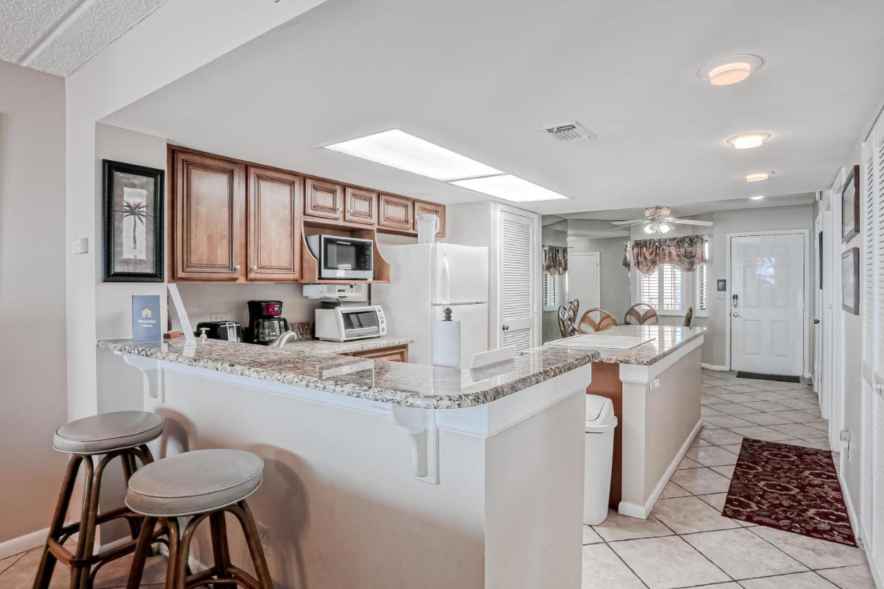 Oceanfront Windjammer Getaway Apartment