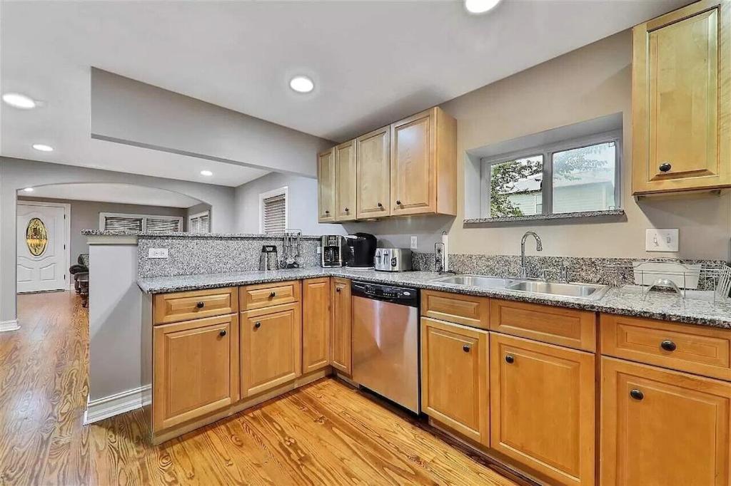 Holiday home Spacious Renovated 4br Downtown W Firepit Sleeps 8+ St. Augustine
