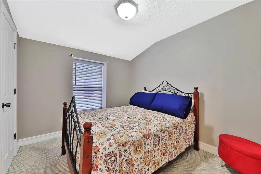 Holiday home Spacious Renovated 4br Downtown W Firepit Sleeps 8+ St. Augustine