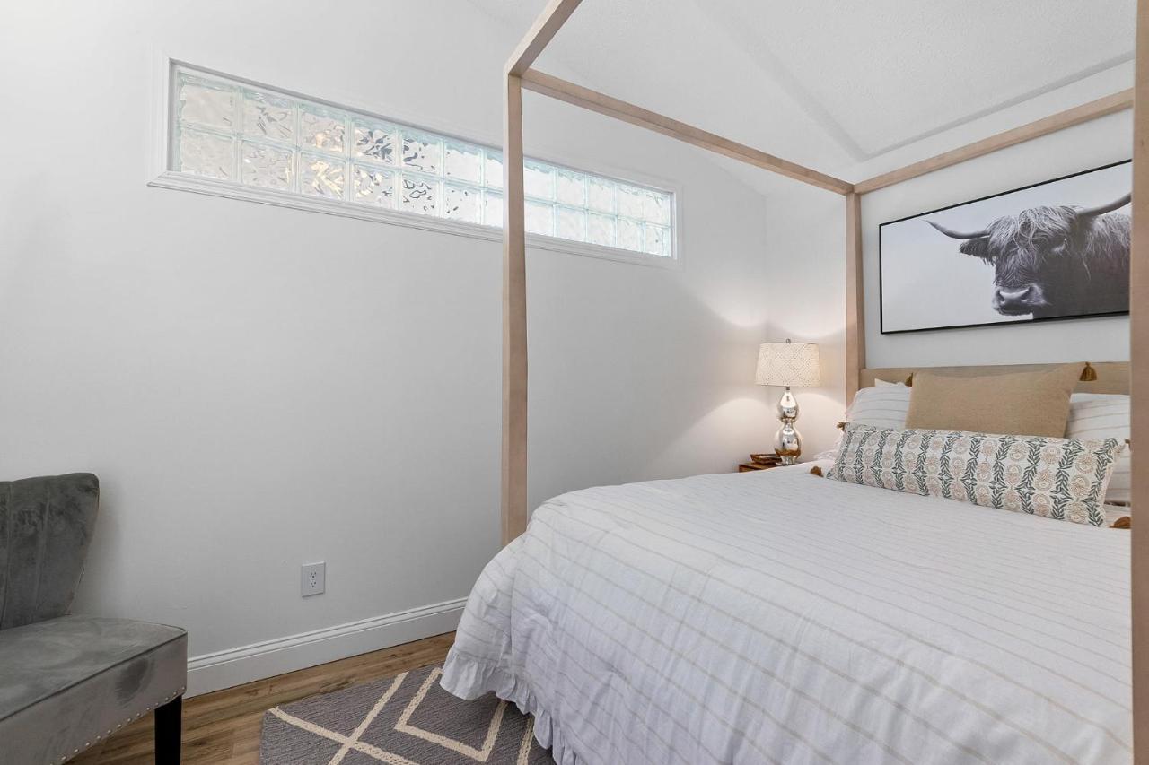 Sandpiper Cottage- Walk To And Pier Apartamento *