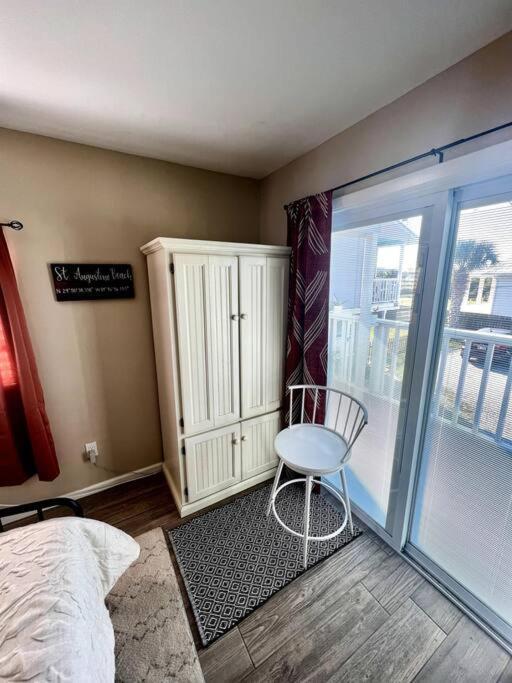 Crescent Bungalow C