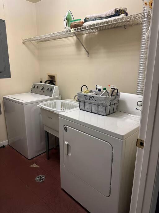 Admiral Apartment *