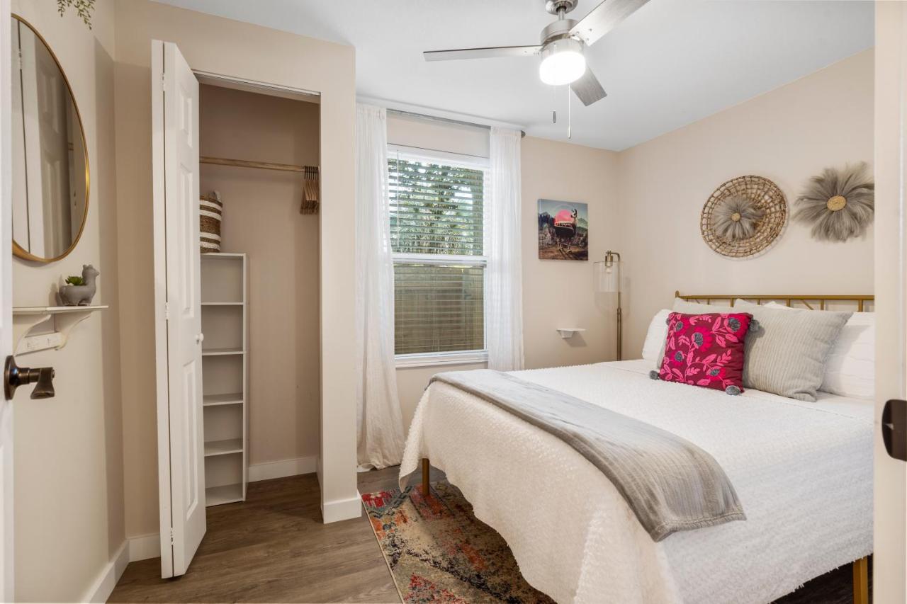 Holiday home Quiet Get Away In A Vibrant *